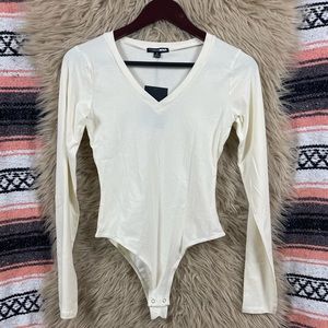 New with tags • Fashion Nova • V Neck Bodysuit • Cream • S